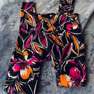 EUC Kdeer Medium leggings in Crush